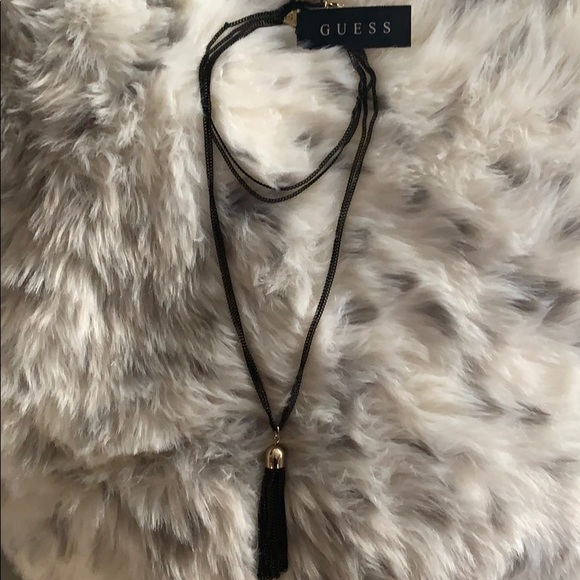 Guess long tassel necklace 30” with 2” extender - Picture 2 of 7